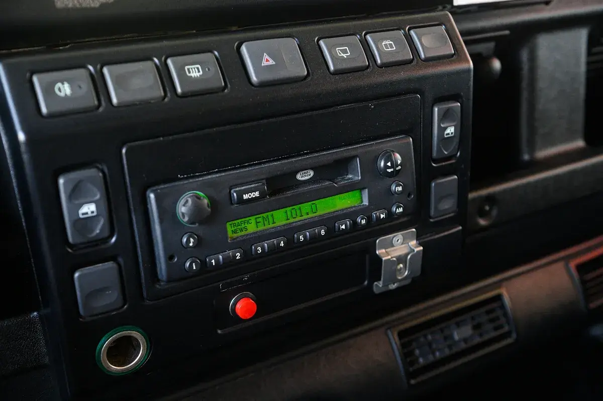 Land Rover Defender 90 SW 2.5 Td5 E 37