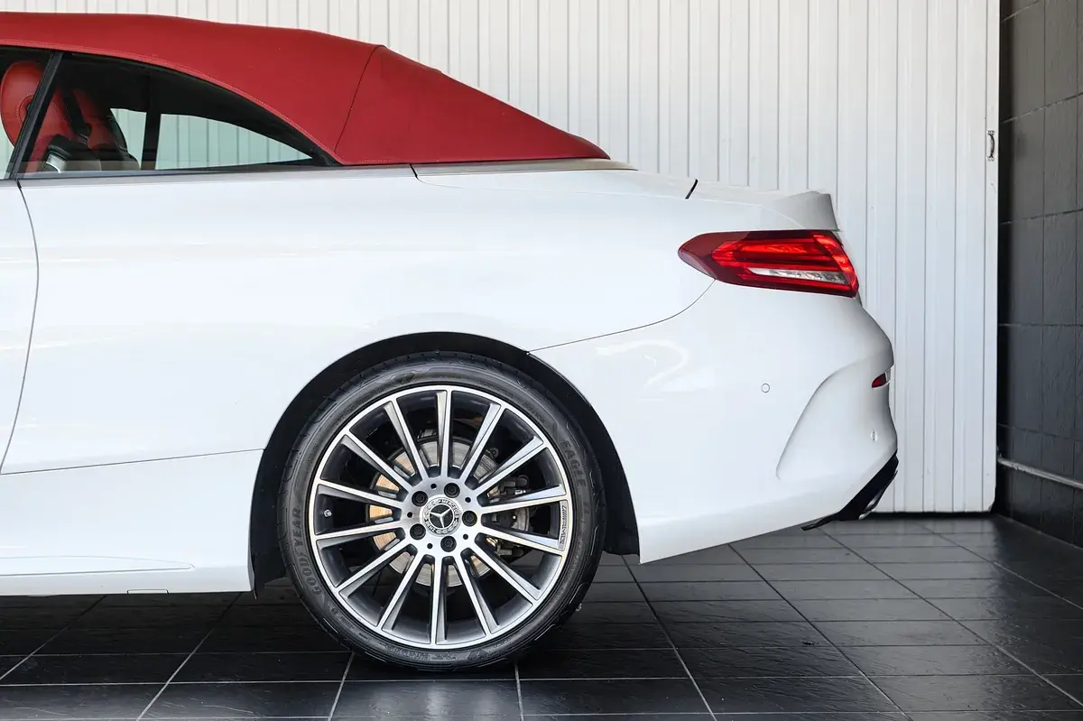 Mercedes-Benz C 220 d Coupe 4Matic 9G-TRONIC AMG Line 29