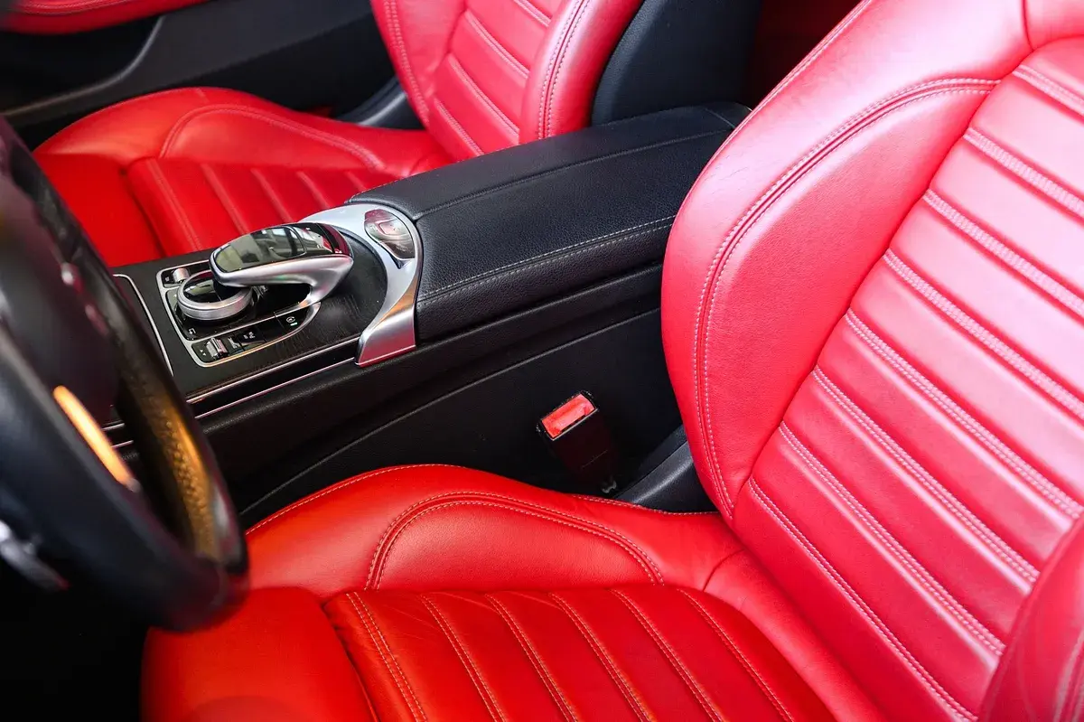 Mercedes-Benz C 220 d Coupe 4Matic 9G-TRONIC AMG Line 34