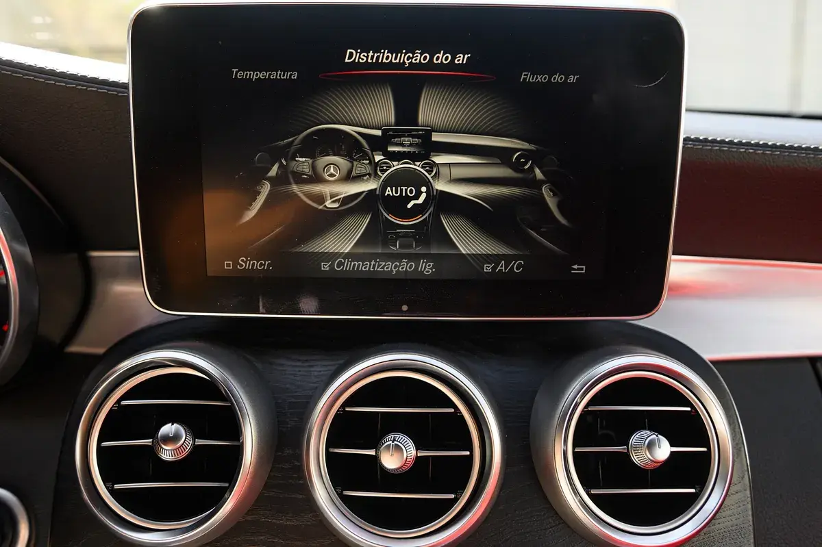 Mercedes-Benz C 220 d Coupe 4Matic 9G-TRONIC AMG Line 40