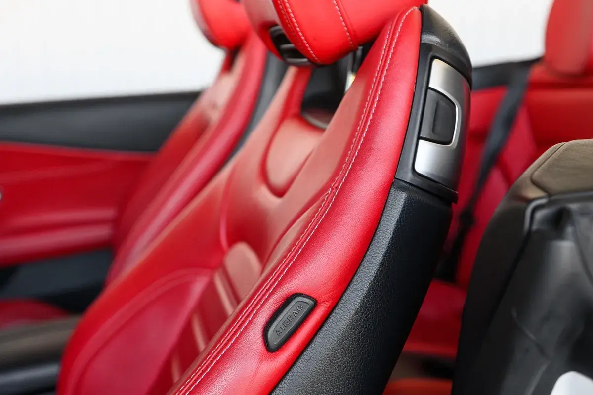 Mercedes-Benz C 220 d Coupe 4Matic 9G-TRONIC AMG Line 42