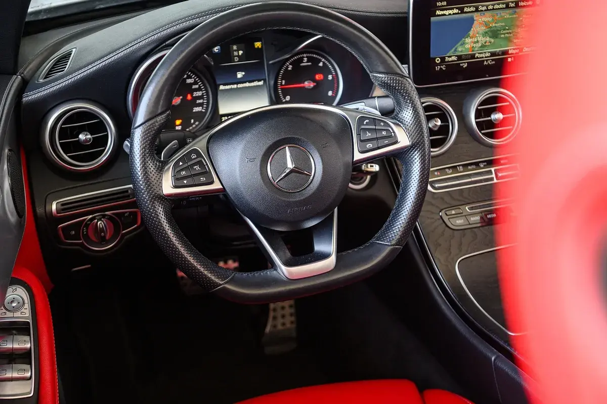 Mercedes-Benz C 220 d Coupe 4Matic 9G-TRONIC AMG Line 47