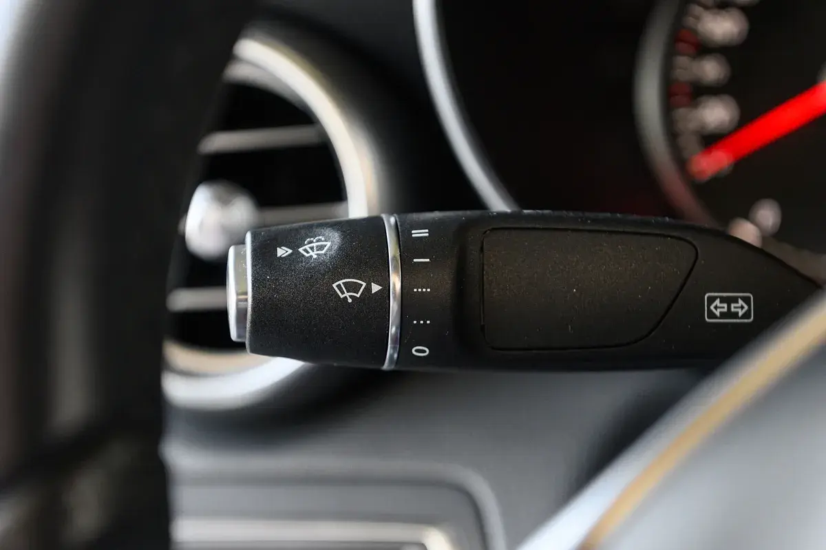 Mercedes-Benz C 220 d Coupe 4Matic 9G-TRONIC AMG Line 64