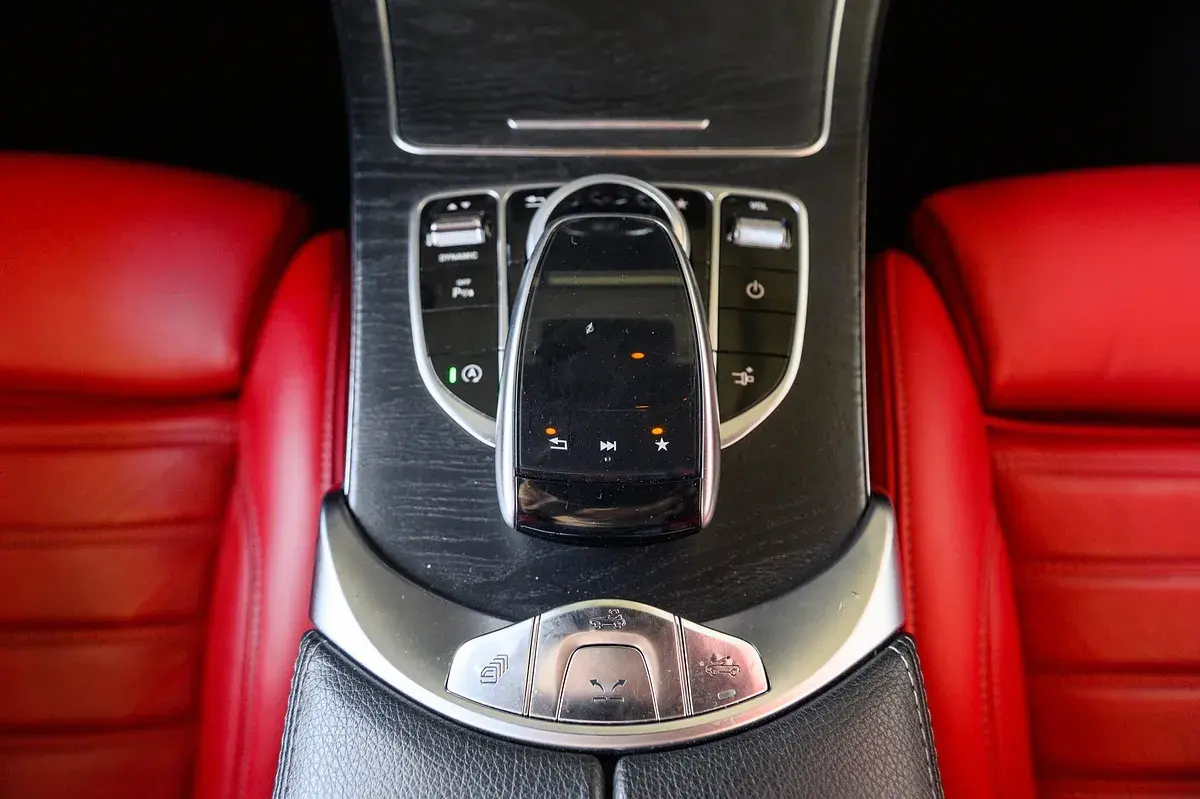 Mercedes-Benz C 220 d Coupe 4Matic 9G-TRONIC AMG Line 76