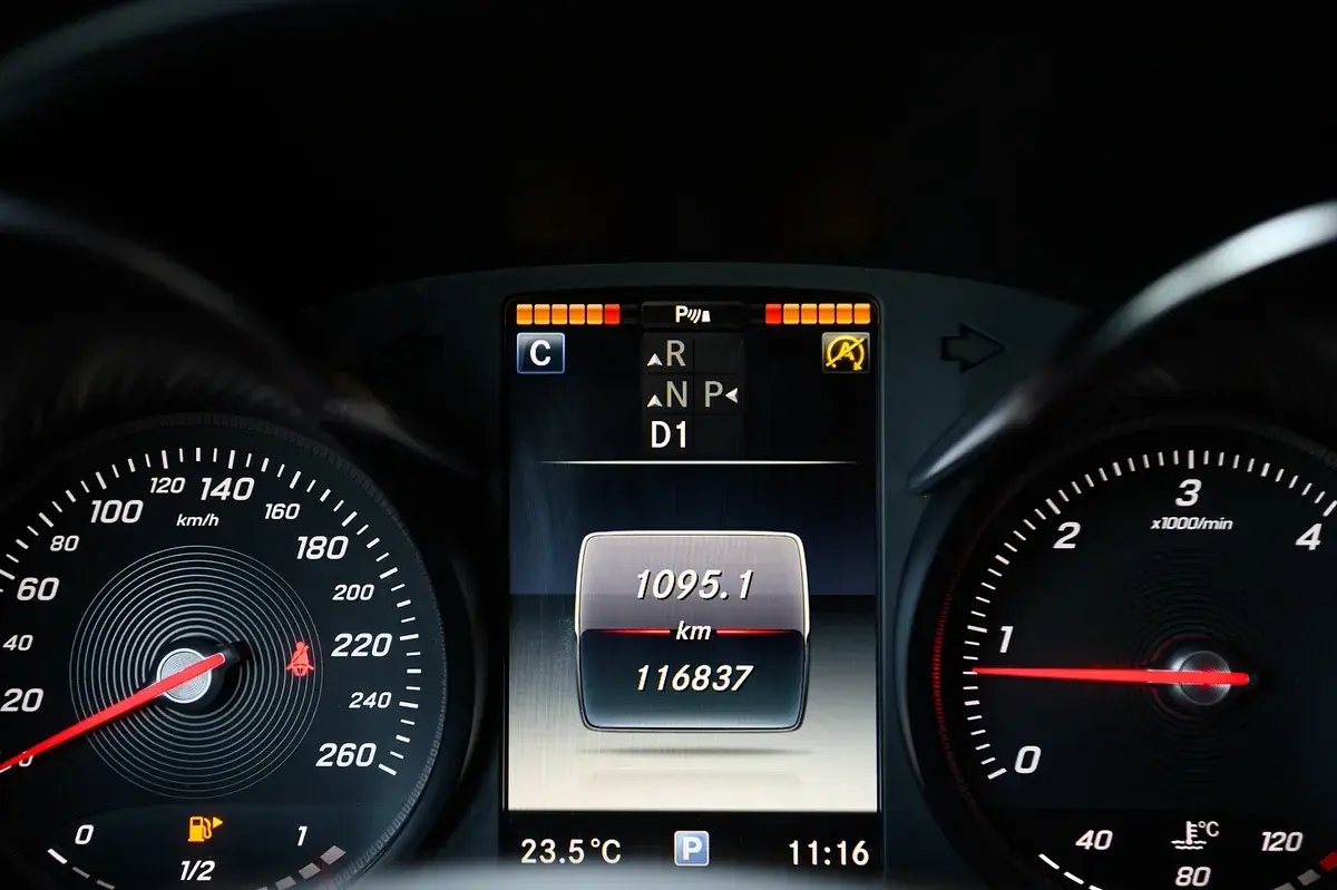 Mercedes-Benz C 220 d Coupe 4Matic 9G-TRONIC AMG Line 80