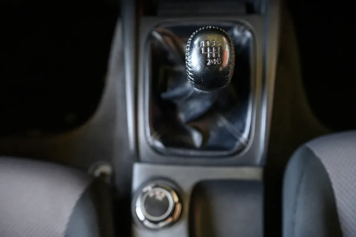 Mitsubishi L200 2.4 DI-D CD Invite 4WD 28