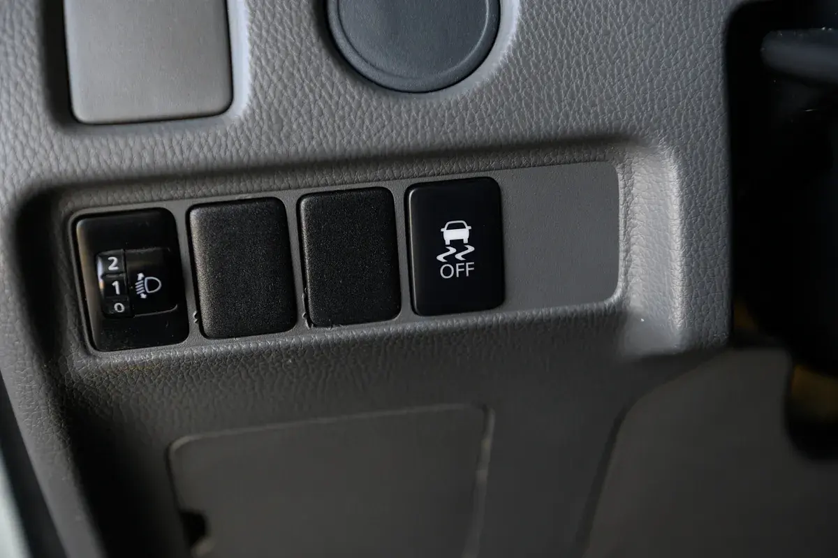 Mitsubishi L200 2.4 DI-D CD Invite 4WD 29