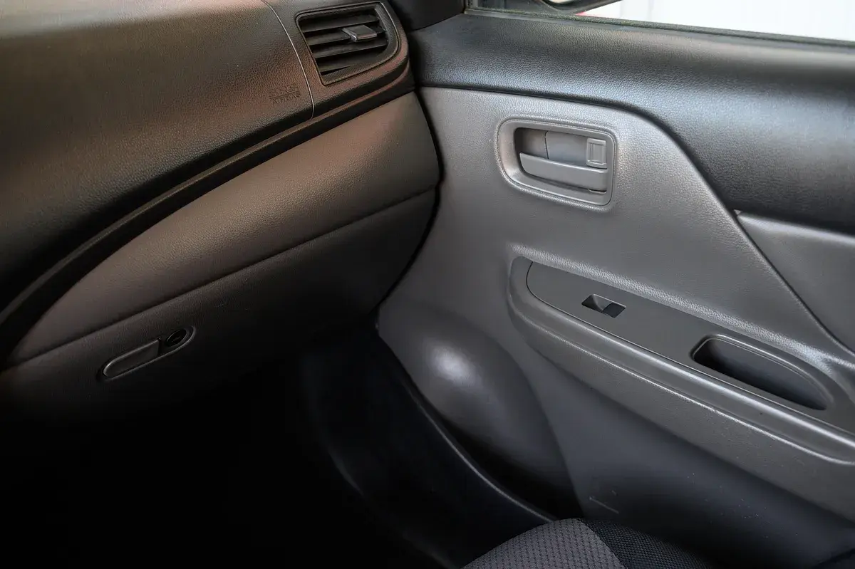 Mitsubishi L200 2.4 DI-D CD Invite 4WD 37