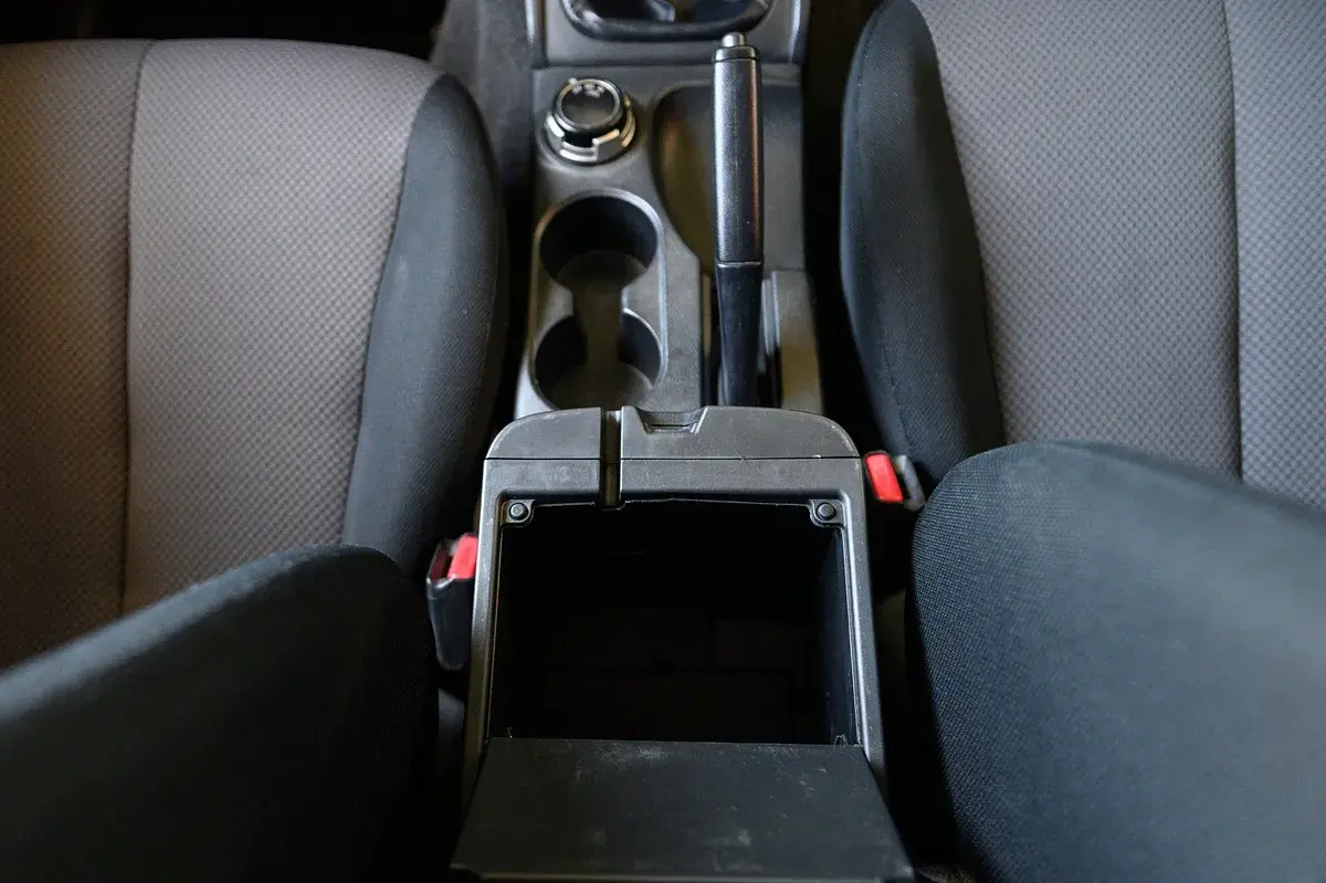 Mitsubishi L200 2.4 DI-D CD Invite 4WD 40