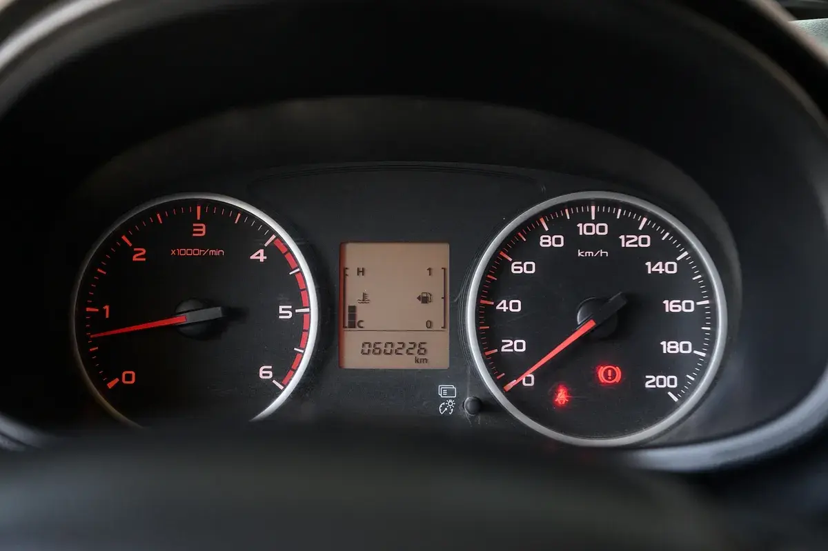 Mitsubishi L200 2.4 DI-D CD Invite 4WD 39