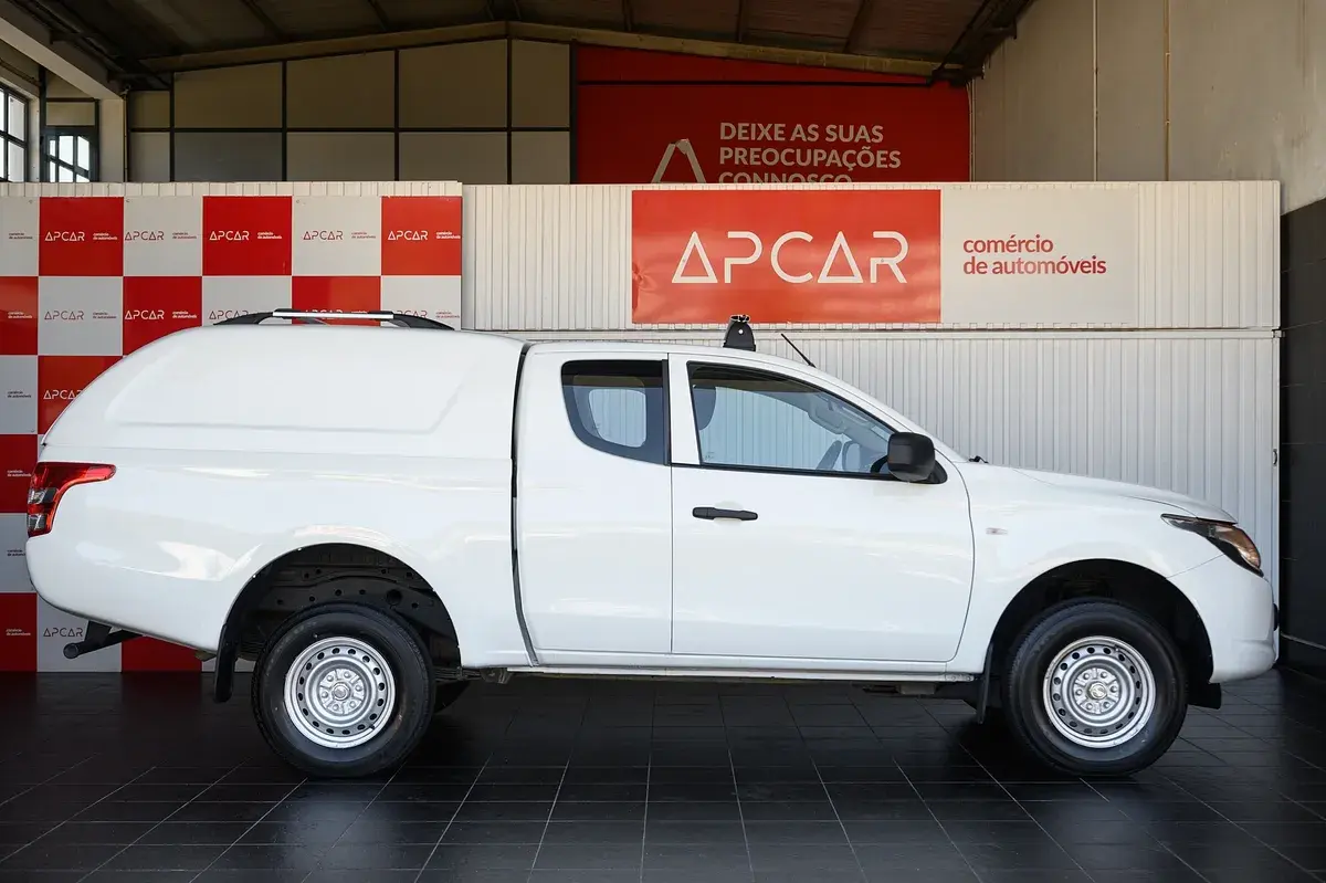 Mitsubishi L200 2.4 DI-D CD Invite Space Cab 3L 4WD 2