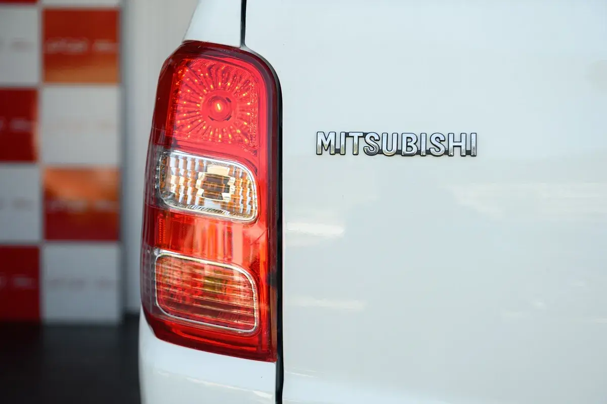 Mitsubishi L200 2.4 DI-D CD Invite Space Cab 3L 4WD 14