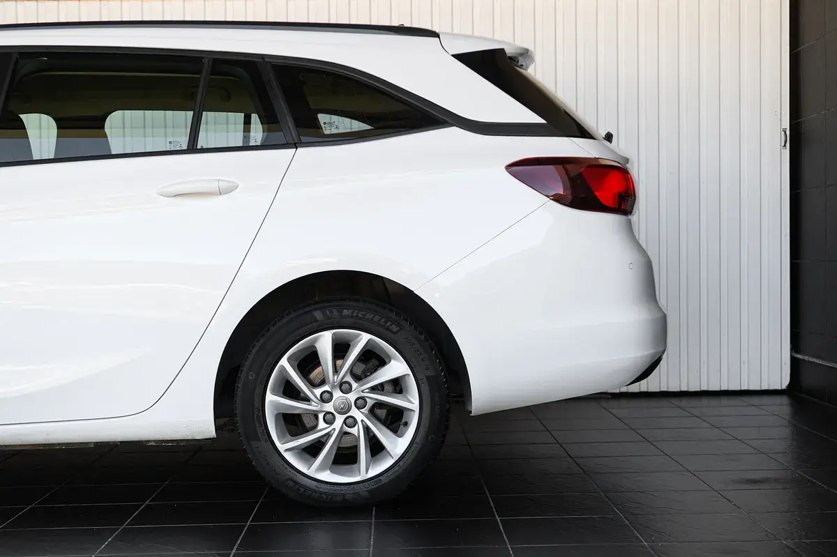 Opel Astra Sports Tourer 1.6 CDTI Ecotec Edition S/S 10