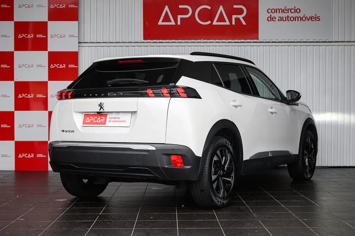 Peugeot e-2008 50 kWh Allure Pack 3