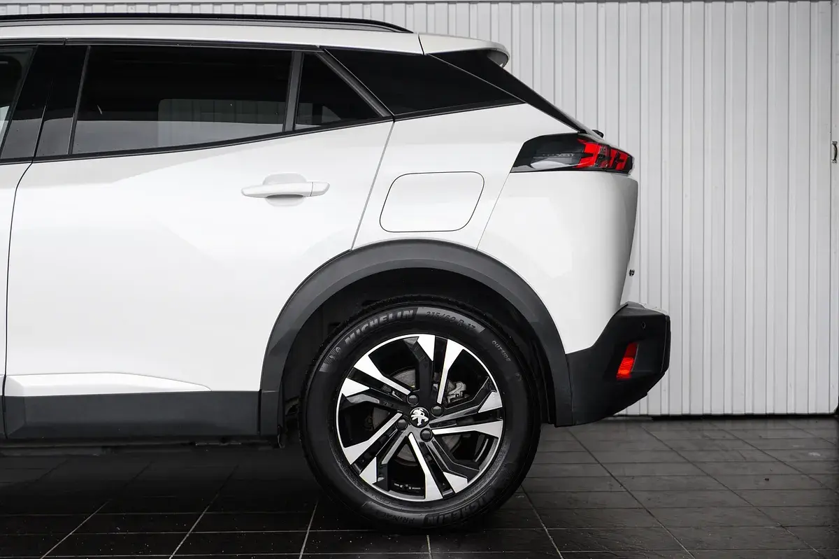 Peugeot e-2008 50 kWh Allure Pack 10