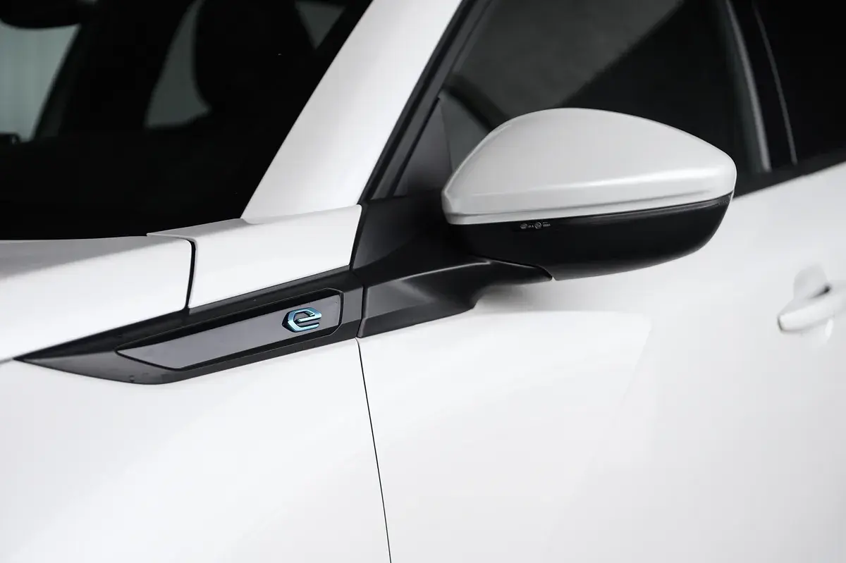 Peugeot e-2008 50 kWh Allure Pack 12