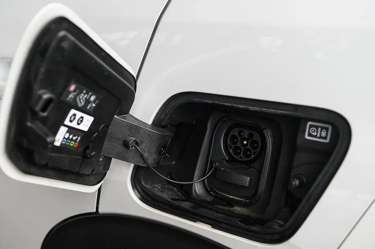 Peugeot e-2008 50 kWh Allure Pack 13