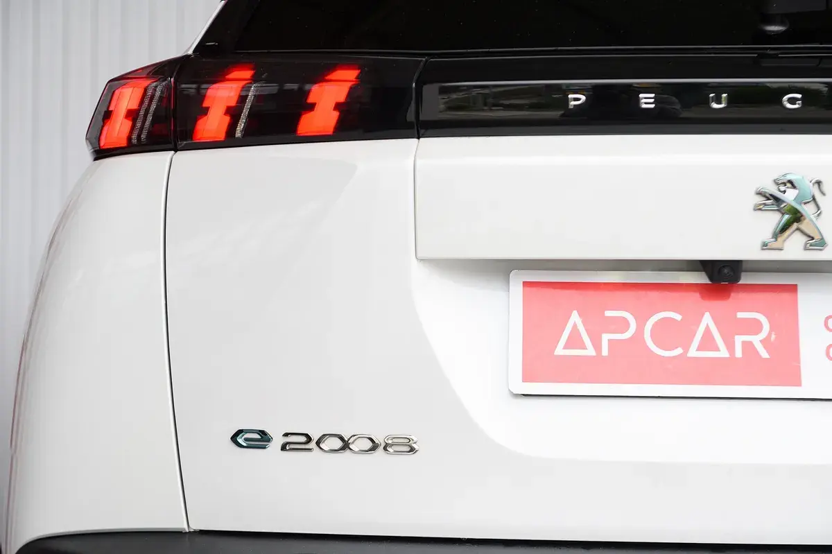 Peugeot e-2008 50 kWh Allure Pack 17