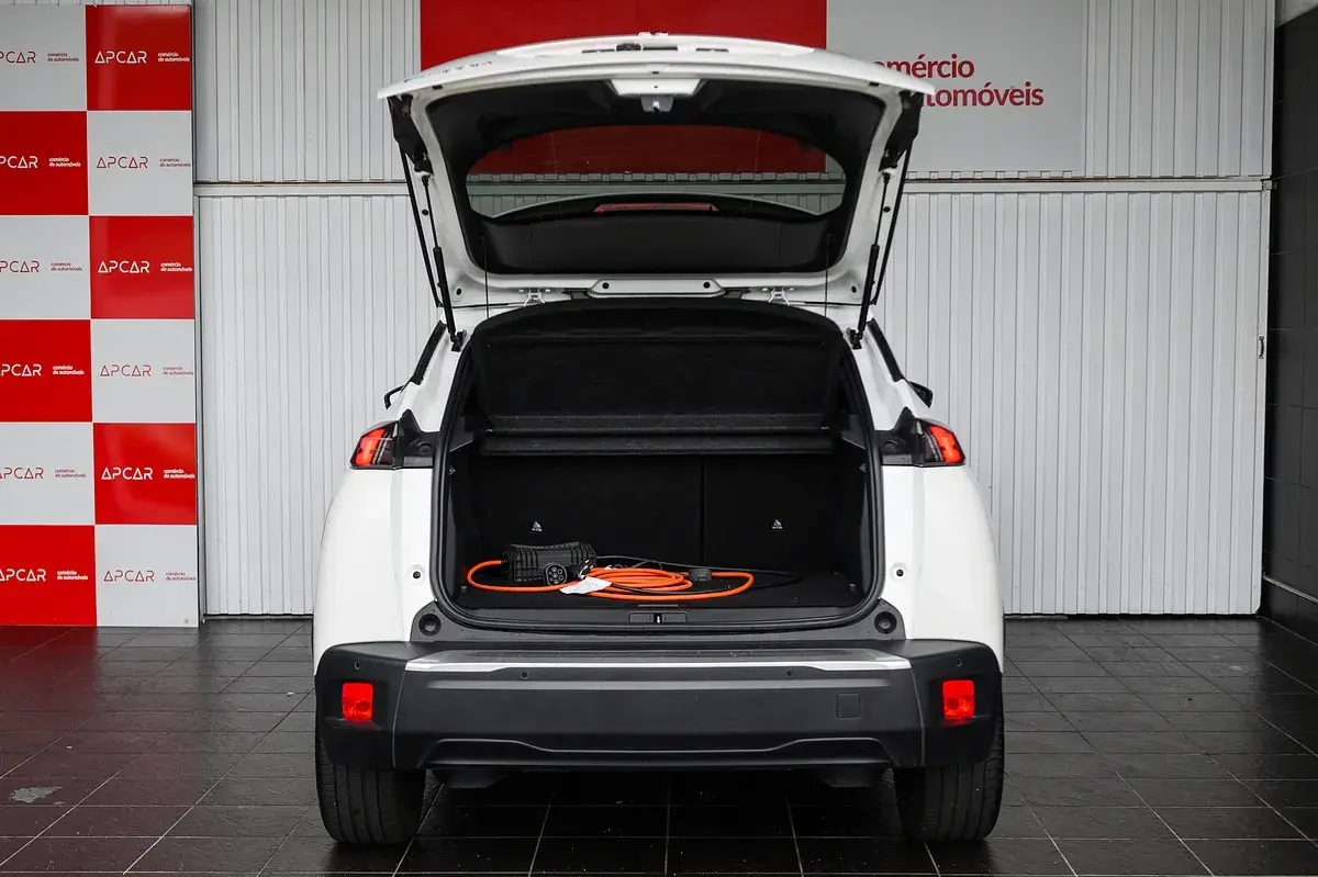 Peugeot e-2008 50 kWh Allure Pack 19