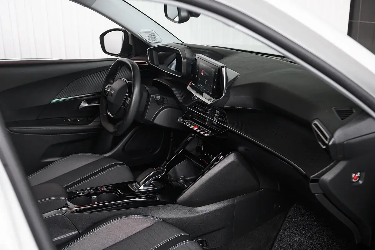 Peugeot e-2008 50 kWh Allure Pack 23