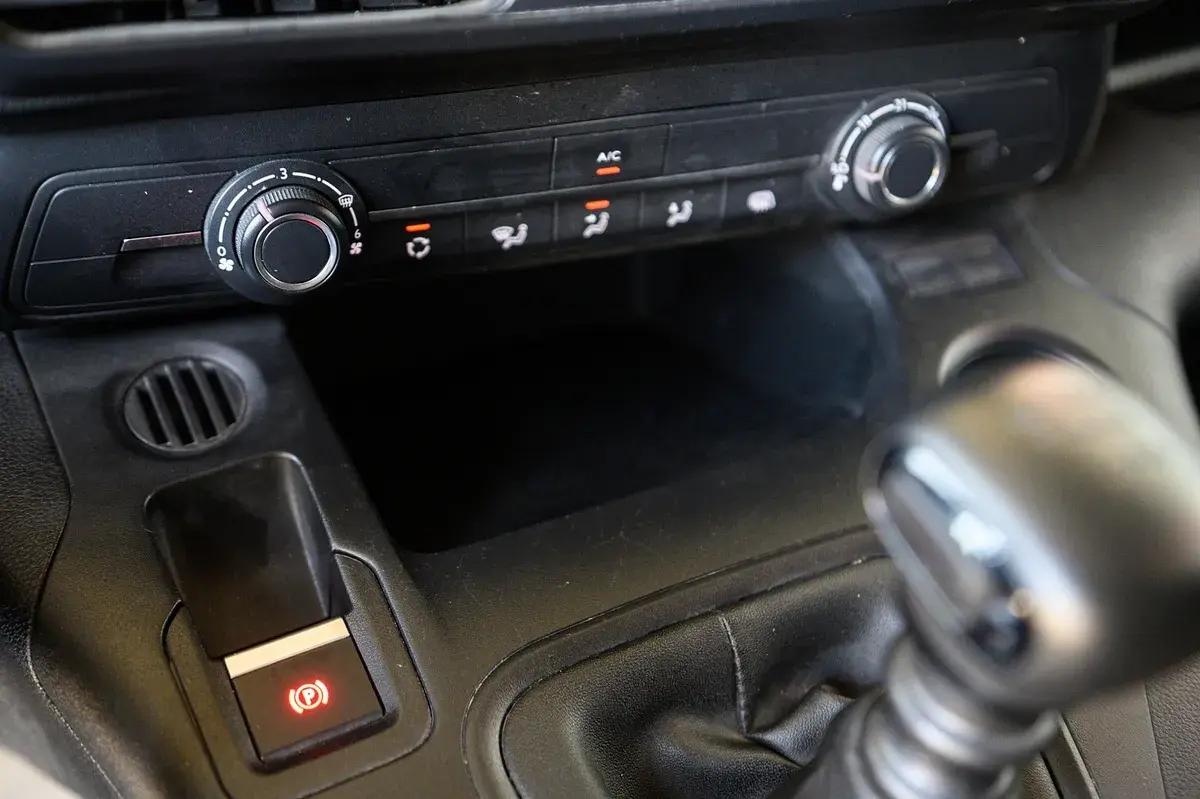 Peugeot Partner 1.5 BlueHDi Pro Longa 38