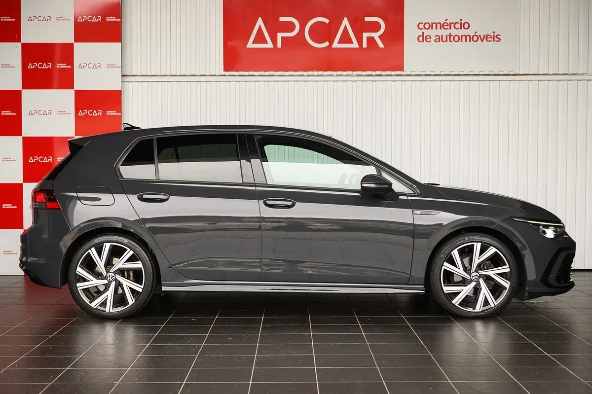 Volkswagen Golf 1.5 eTSI R-Line DSG 2