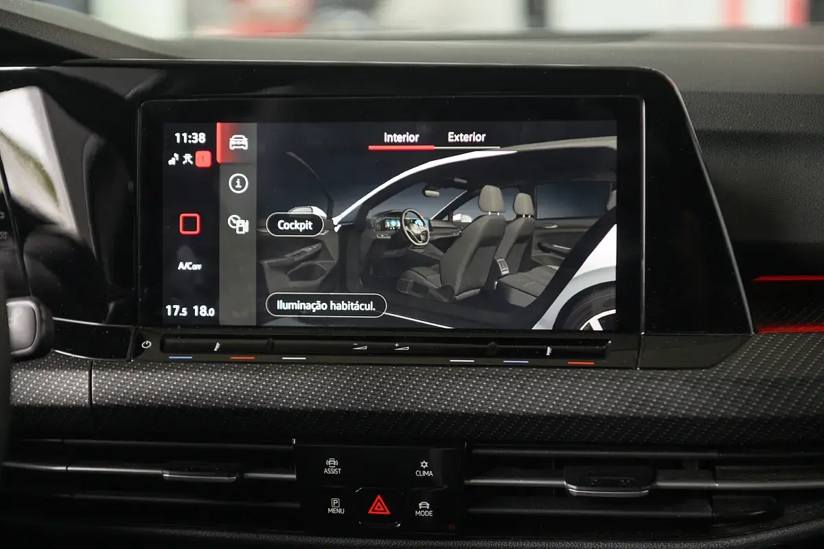 Volkswagen Golf 1.5 eTSI R-Line DSG 57