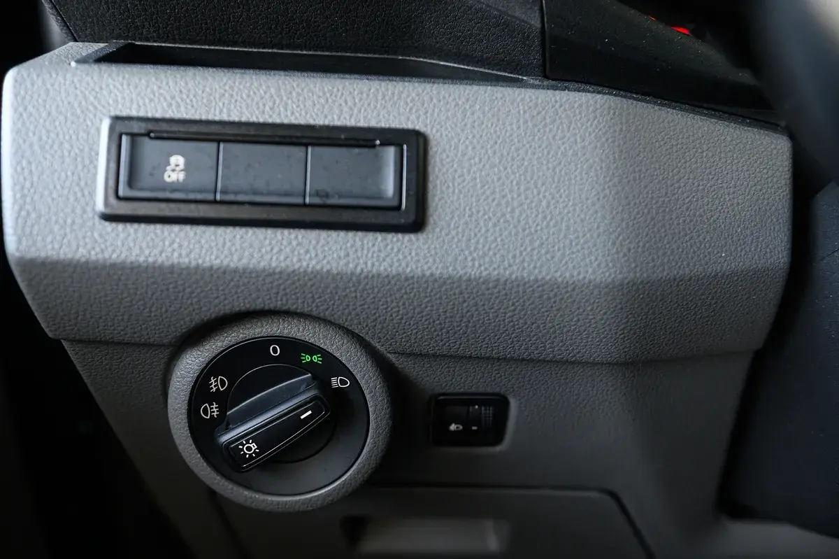 Volkswagen Caravelle 2.0 TDi CD Longa Extra AC 31