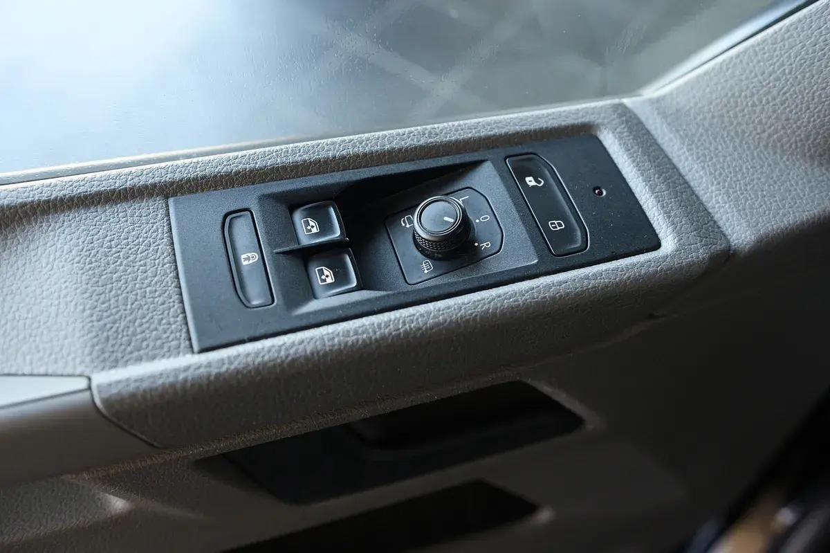 Volkswagen Caravelle 2.0 TDi CD Longa Extra AC 48