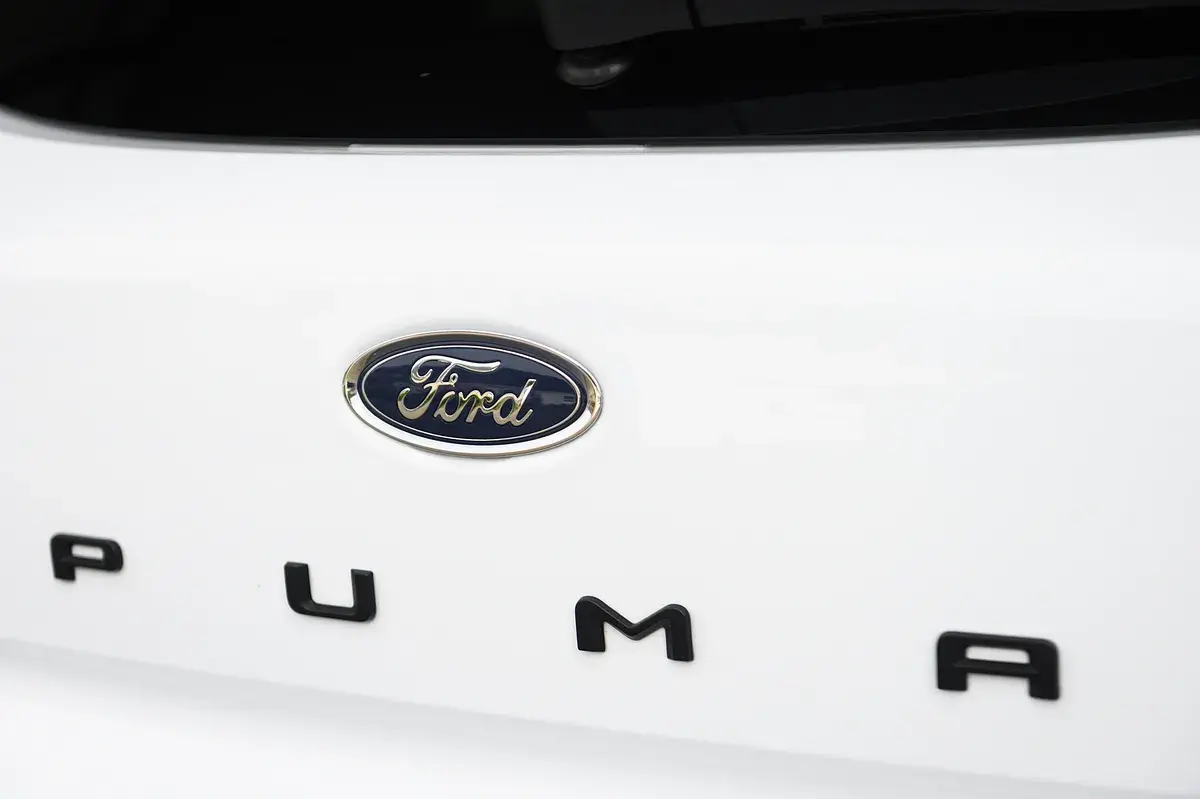 Ford Puma 1.0 EcoBoost MHEV ST-Line Aut. 15