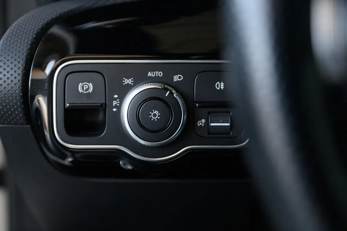 Mercedes-Benz A 180 d AMG Line Aut. 33