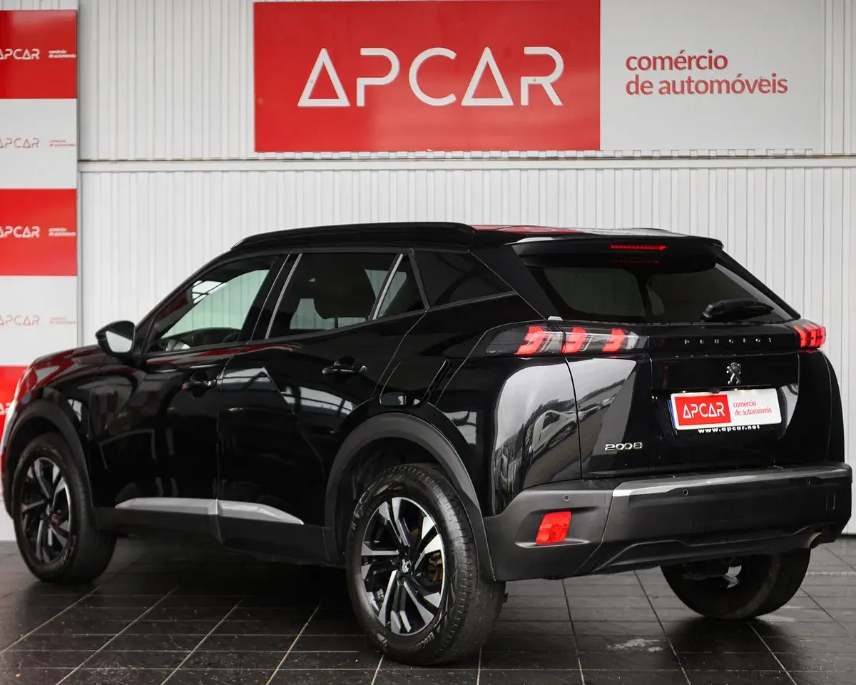 Peugeot 2008 1.2 PureTech Allure Pack 4
