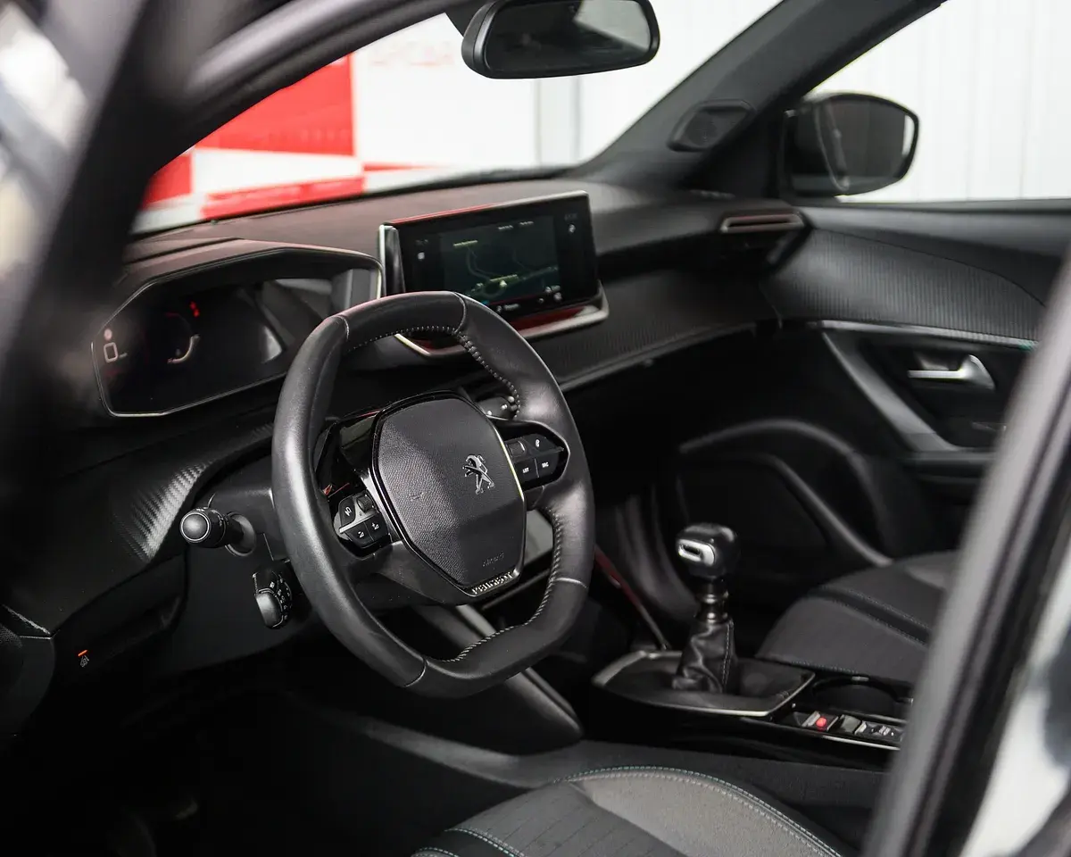 Peugeot 2008 1.2 PureTech Allure Pack 22