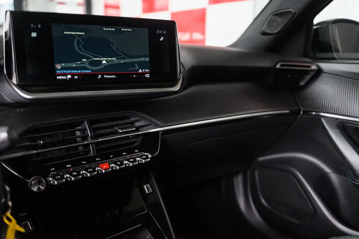 Peugeot 2008 1.2 PureTech Allure Pack 43