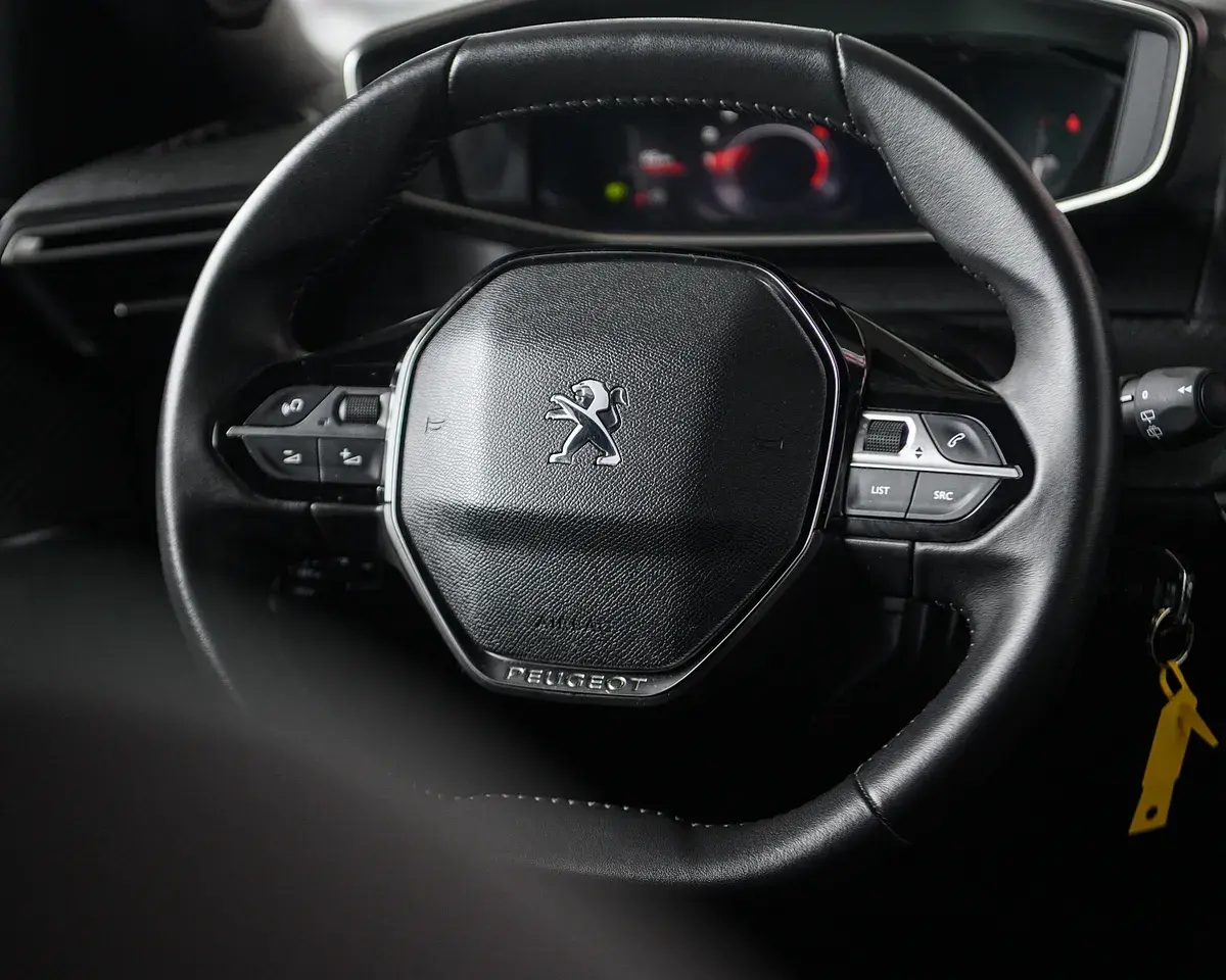 Peugeot 2008 1.2 PureTech Allure Pack 53