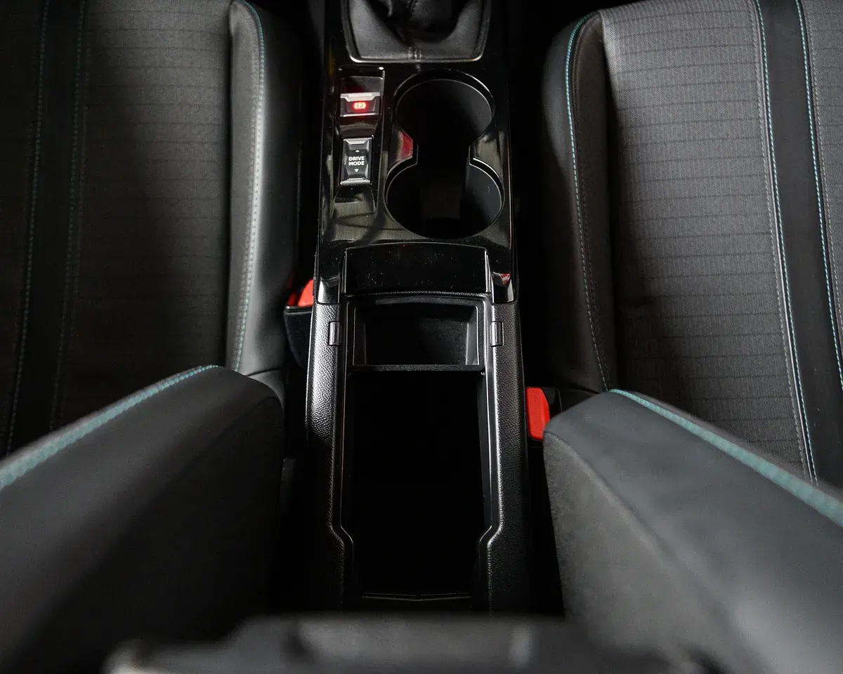 Peugeot 2008 1.2 PureTech Allure Pack 54