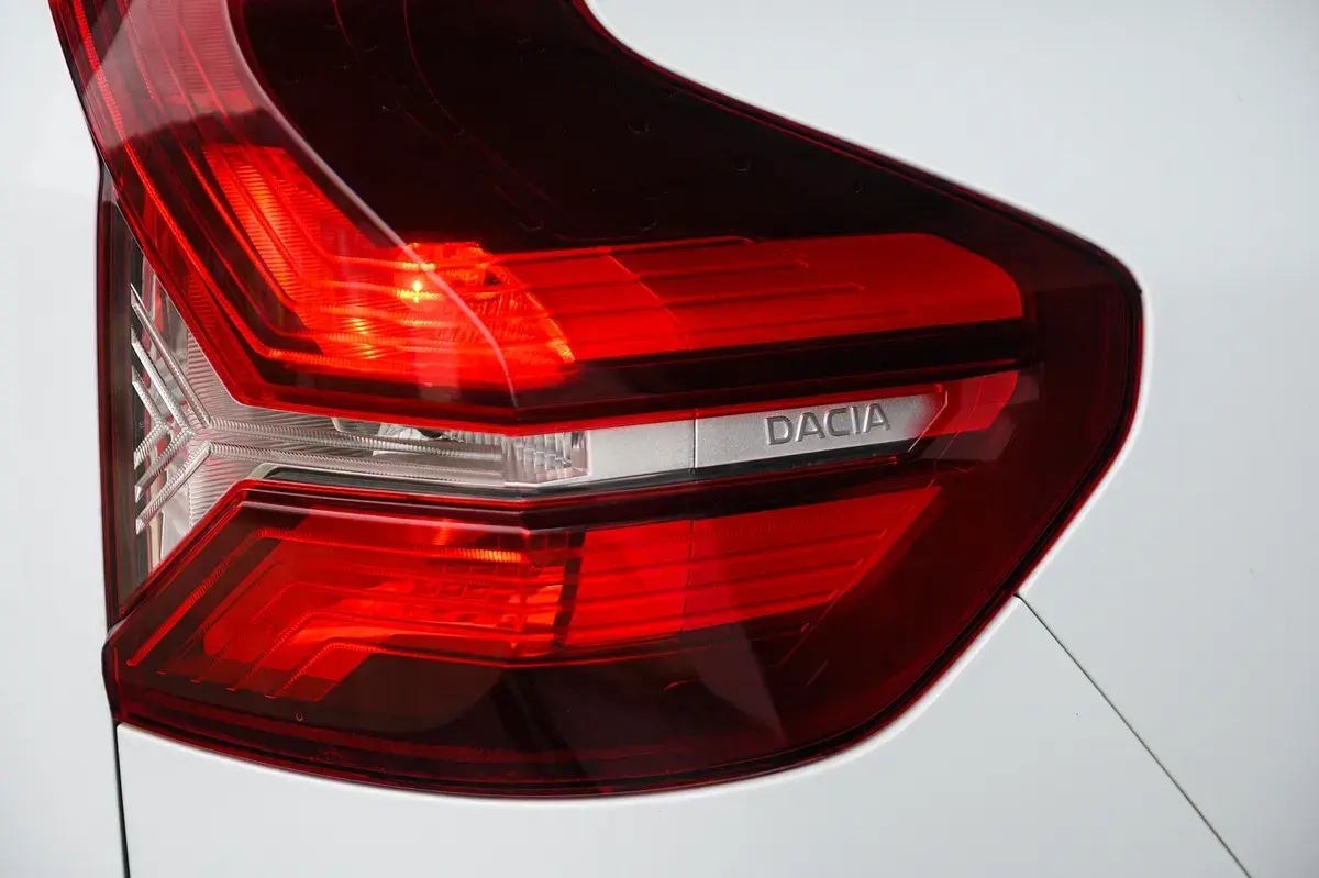 Dacia Jogger 1.0 TCe Essential 7L 15