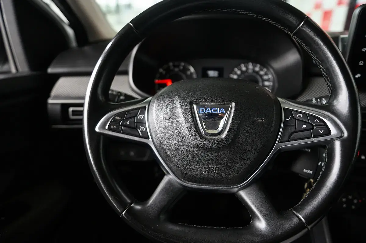 Dacia Jogger 1.0 TCe Essential 7L 33