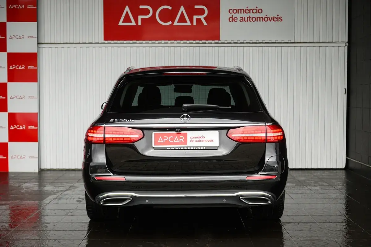 Mercedes-Benz E 300 4