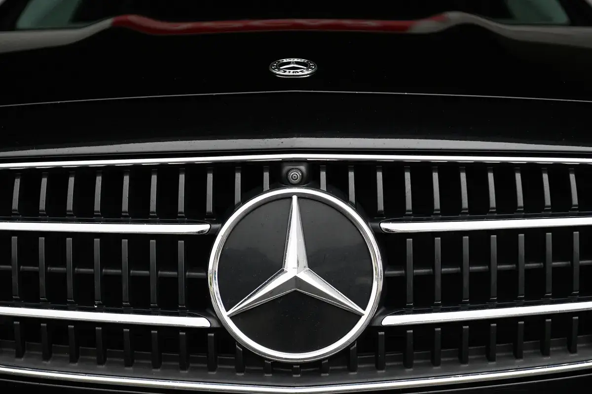 Mercedes-Benz E 300 10