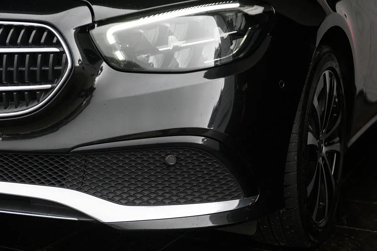 Mercedes-Benz E 300 12