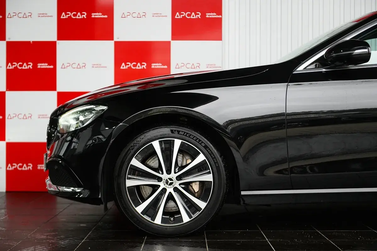 Mercedes-Benz E 300 13