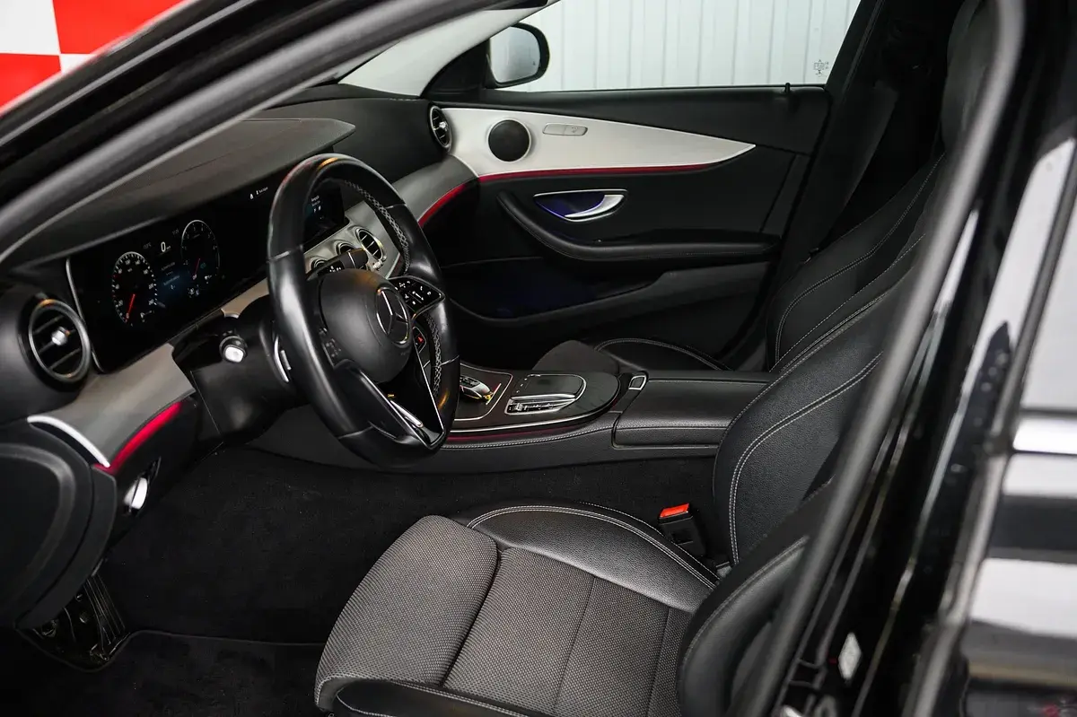 Mercedes-Benz E 300 19