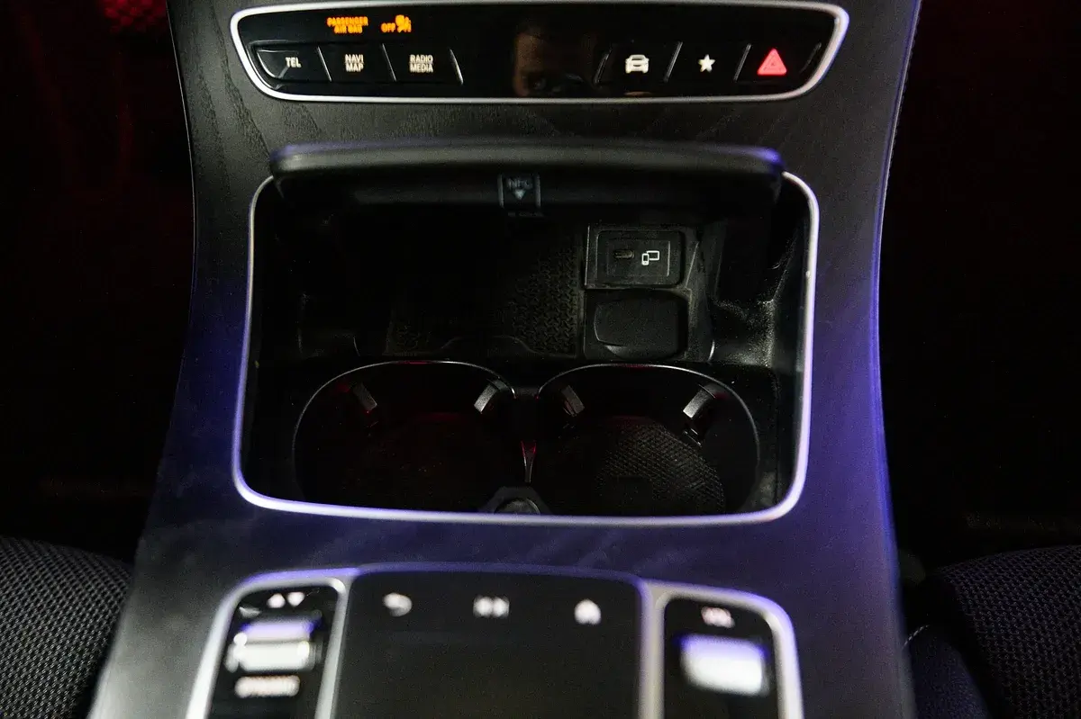 Mercedes-Benz E 300 25