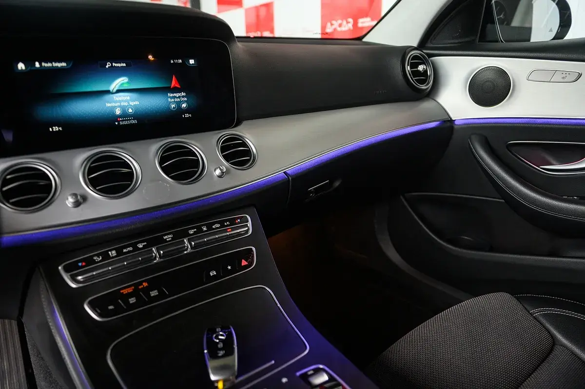 Mercedes-Benz E 300 48