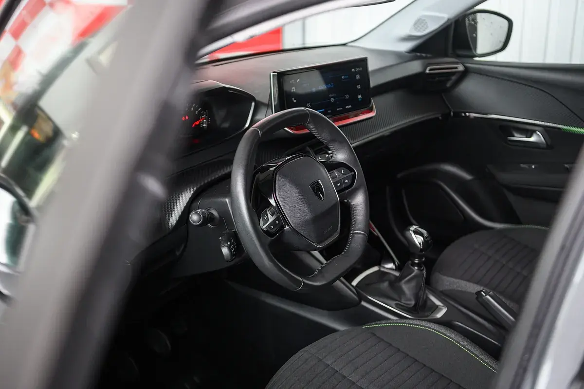 Peugeot 208 1.2 PureTech Active 25