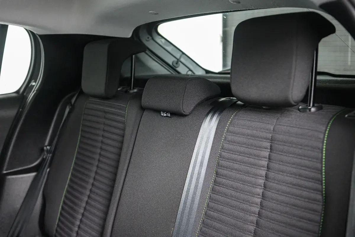 Peugeot 208 1.2 PureTech Active 31