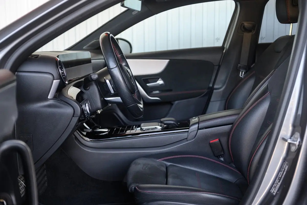 Mercedes-Benz A 180 Limousine d AMG Line Aut. 27