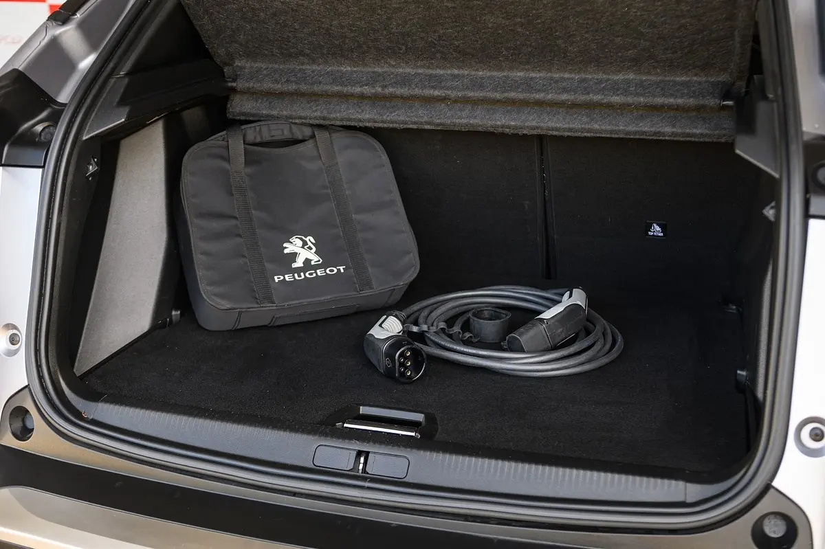 Peugeot e-2008 50 kWh GT Pack 23