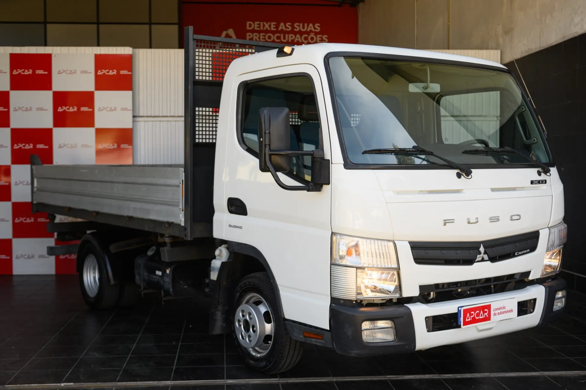 Mitsubishi Fuso Canter 3C13 12